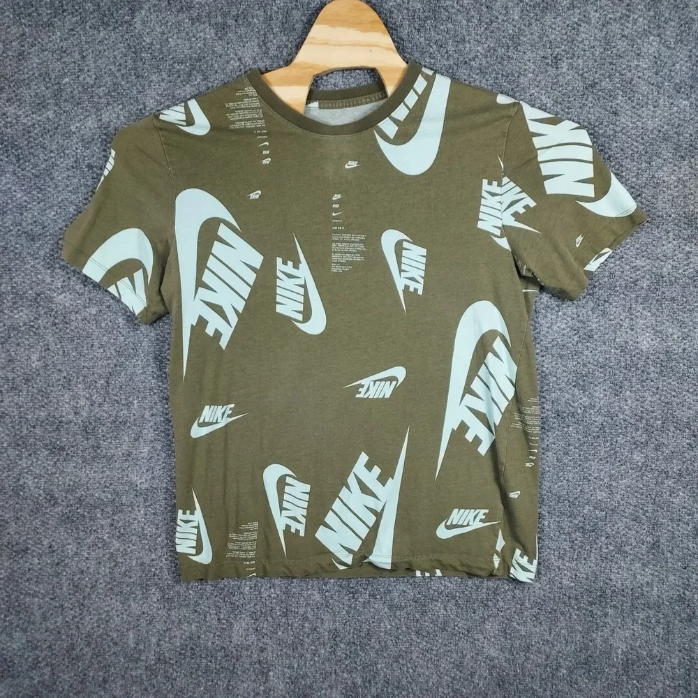 Nike All Over Print Swoosh T-Shirt Men's Size M Brown Olive Short Sleeve Graphic
